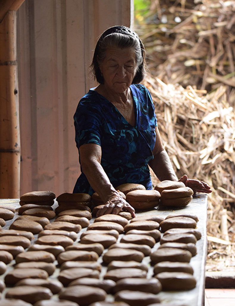 Nela sources, produces and packages all of its panela in the Quimbaya region of Colombia